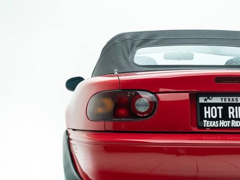 Used 1990 MAZDA MX-5 Miata RWD image 18