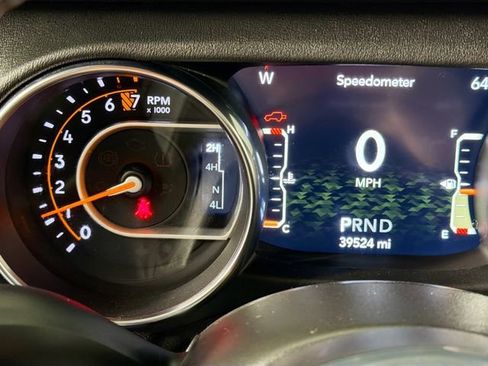 Used 2021 Jeep Wrangler Unlimited Sahara AWD/4WD image 13