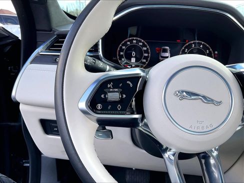 Used 2025 Jaguar F-PACE R-Dynamic S image 19