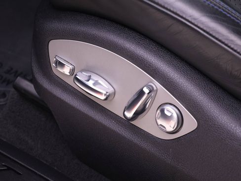 Certified 2023 Porsche Macan Turbo AWD/4WD image 22
