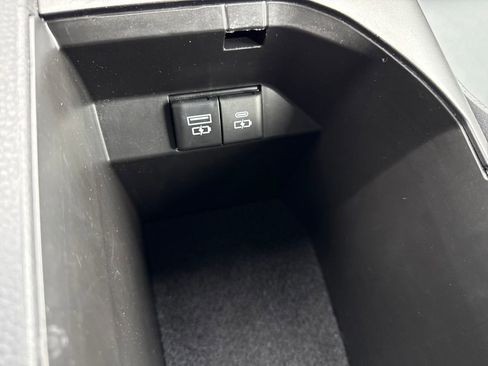 Used 2024 Toyota Camry SE image 30