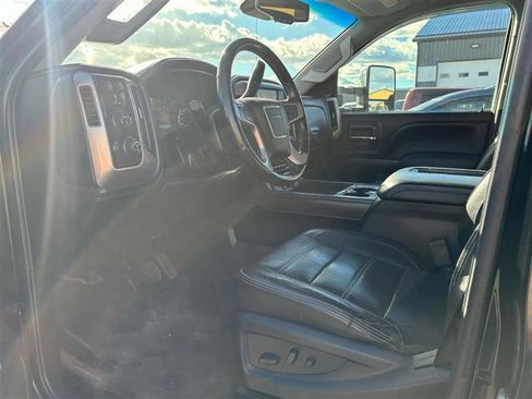 Used 2018 GMC Sierra 3500 Denali image 9