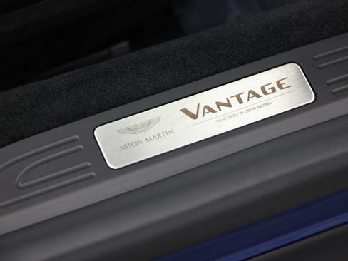 Used 2023 Aston Martin V8 Vantage Roadster RWD image 61