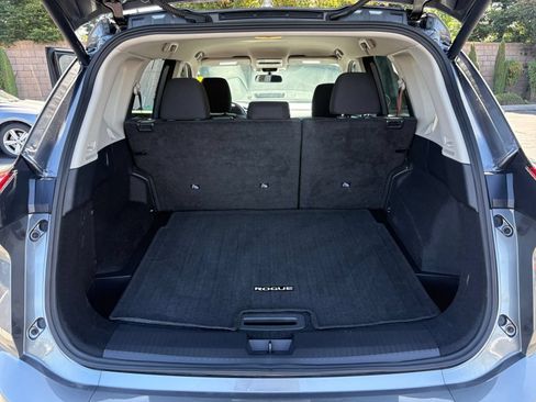 Used 2025 Nissan Rogue SV FWD image 33