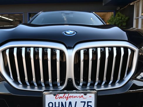 Used 2024 BMW X5 xDrive50e w/ M Sport Package AWD/4WD image 20