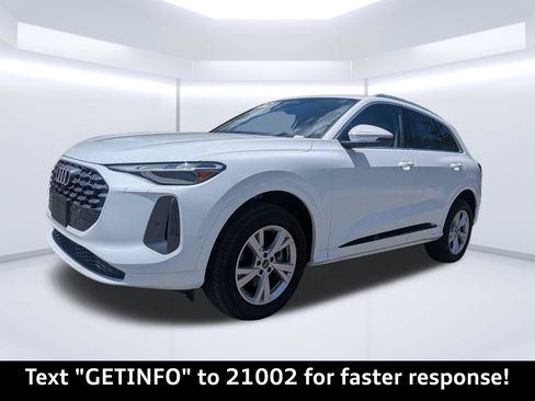 Certified 2025 Audi Q5 Premium w/ Convenience Package AWD/4WD image 8