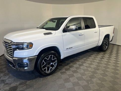 Certified 2025 RAM 1500 Laramie AWD/4WD image 4