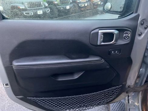 Used 2023 Jeep Wrangler Sahara w/ Cold Weather Group image 27