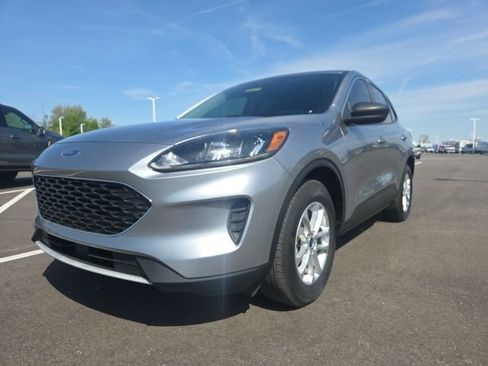 Used 2022 Ford Escape SE AWD/4WD image 2