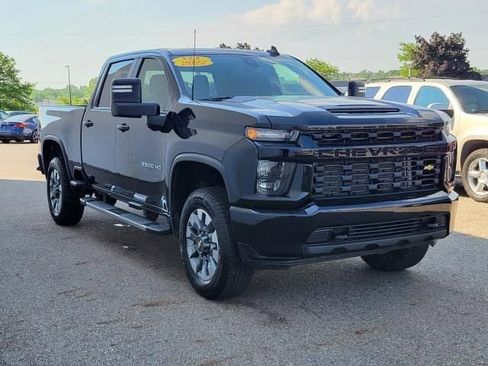 Used 2022 Chevrolet Silverado 2500 Custom w/ Custom Value Package AWD/4WD image 4