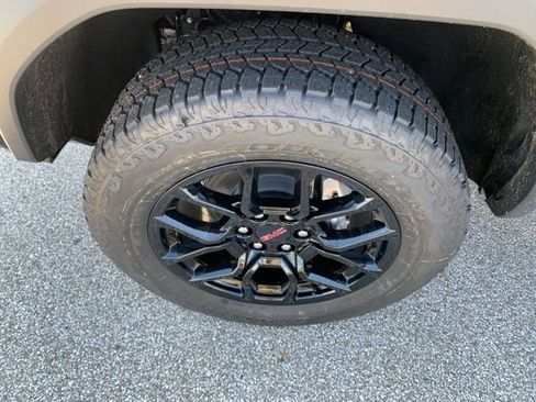 New 2025 GMC Canyon AT4 image 11