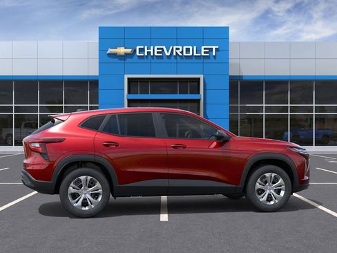New 2026 Chevrolet Trax LS w/ Driver Confidence Package image 29