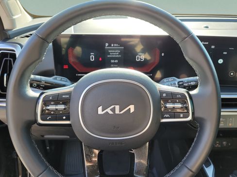 Certified 2025 Kia Sorento S w/ Panoramic Sunroof Package FWD image 17