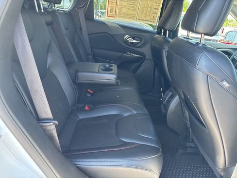 Used 2022 Jeep Cherokee Trailhawk w/ Comfort/Convenience Group AWD/4WD image 42