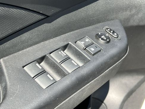 Used 2016 Honda CR-V SE image 12