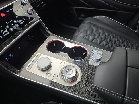 Used 2025 Genesis GV80 3.5T e-SC image 25