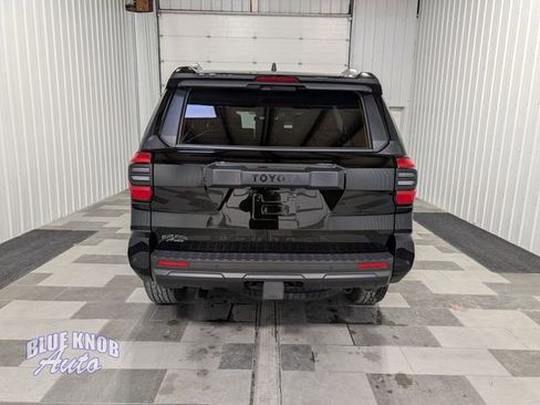 Used 2025 Toyota 4Runner TRD Off-Road AWD/4WD image 3