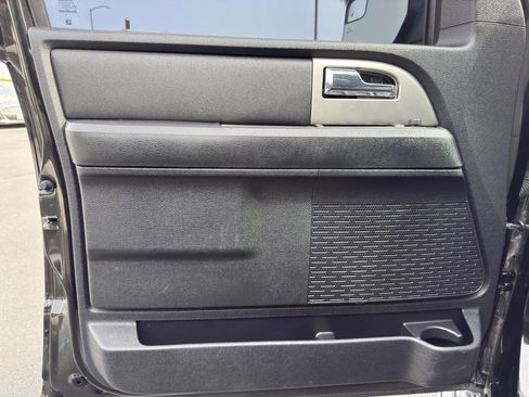 Used 2017 Ford Expedition Limited image 8