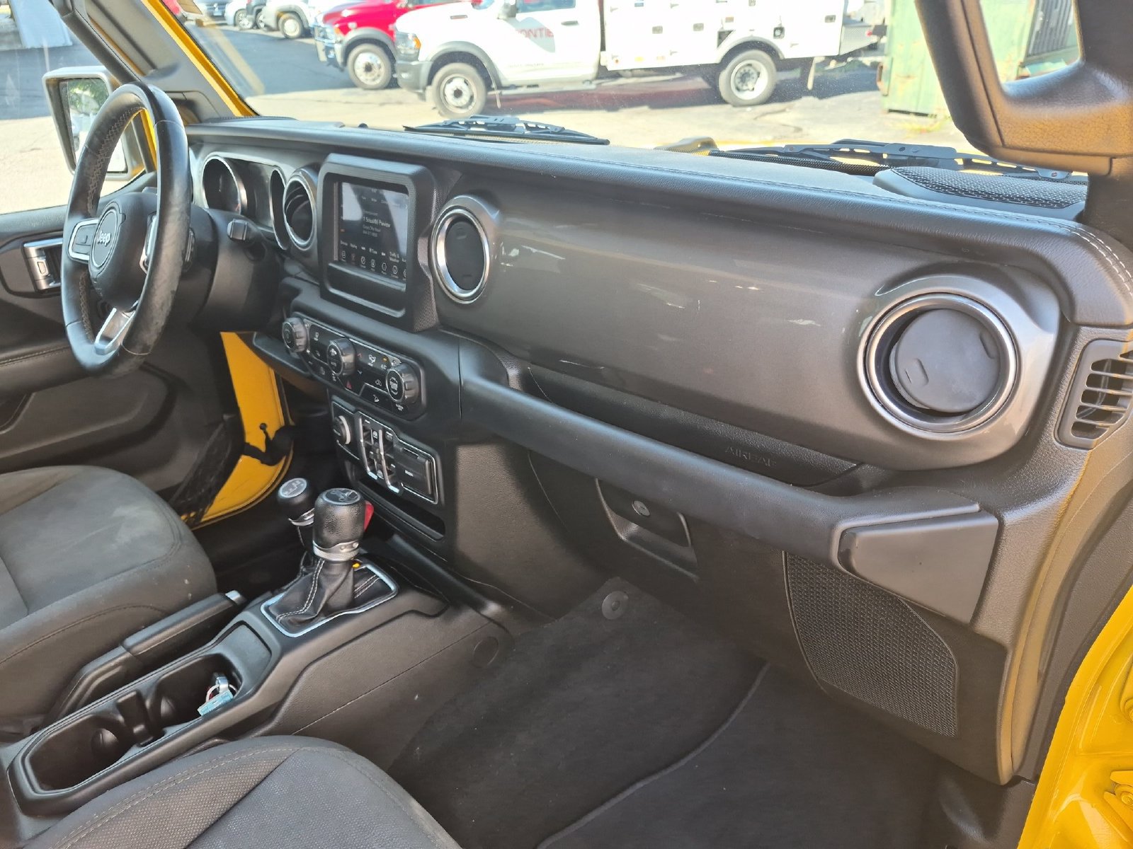 Used 2019 Jeep Wrangler Unlimited Sahara AWD/4WD image 31