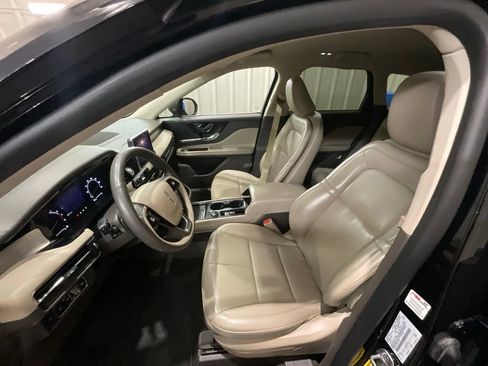 Used 2022 Lincoln Corsair FWD w/ Equipment Group 101A image 9