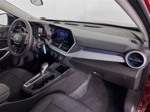 Certified 2024 Chevrolet Trax LS image 30