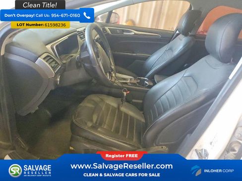 Used 2014 Ford Fusion SE w/ Equipment Group 202A FWD image 9