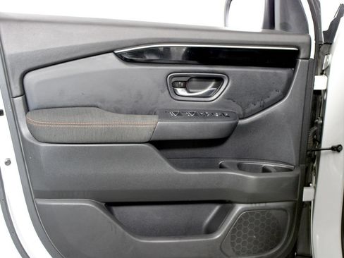 Used 2023 Honda Pilot Sport image 11
