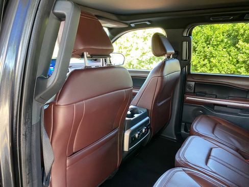 Used 2024 Ford Expedition Limited AWD/4WD image 39
