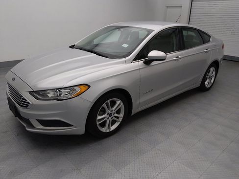 Used 2018 Ford Fusion S image 2