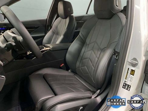 Used 2025 BMW 530i xDrive image 65