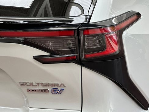 Used 2024 Subaru Solterra Limited image 38