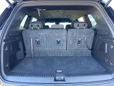 Used 2025 GMC Acadia Elevation image 7