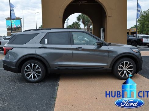 New 2026 Ford Explorer ST-Line RWD image 6