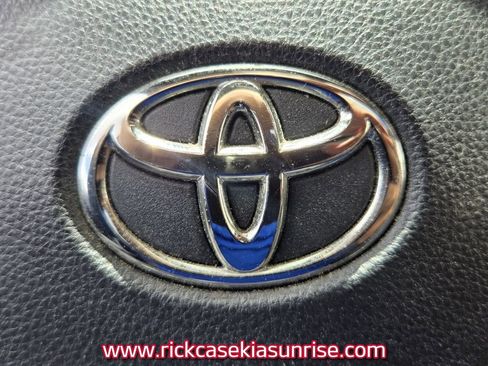 Used 2020 Toyota Corolla XSE FWD image 31