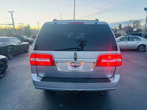 Used 2014 Lincoln Navigator 4WD image 8