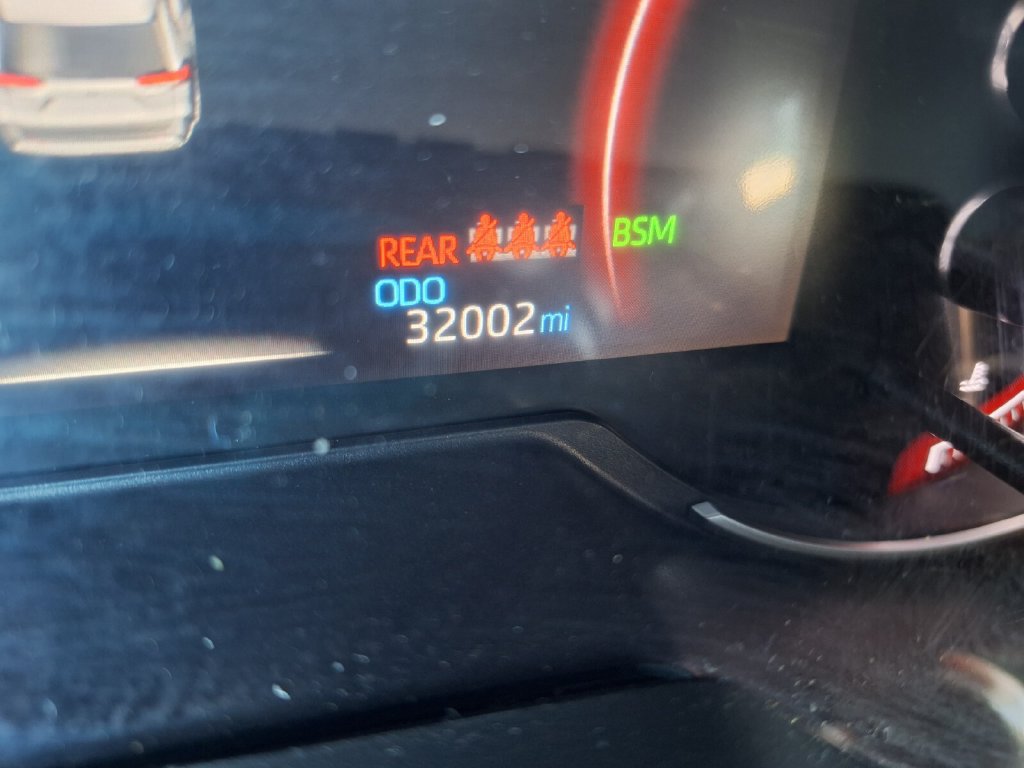 Used 2025 Toyota RAV4 XLE FWD image 18