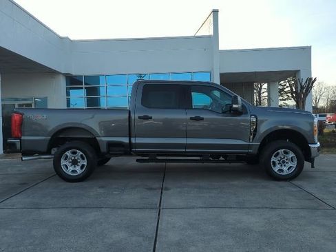 Used 2025 Ford F250 XLT image 8