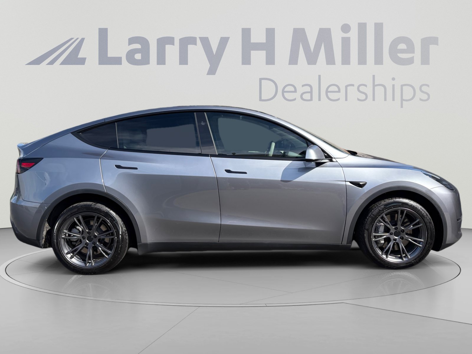Used 2025 Tesla Model Y Long Range AWD/4WD image 6