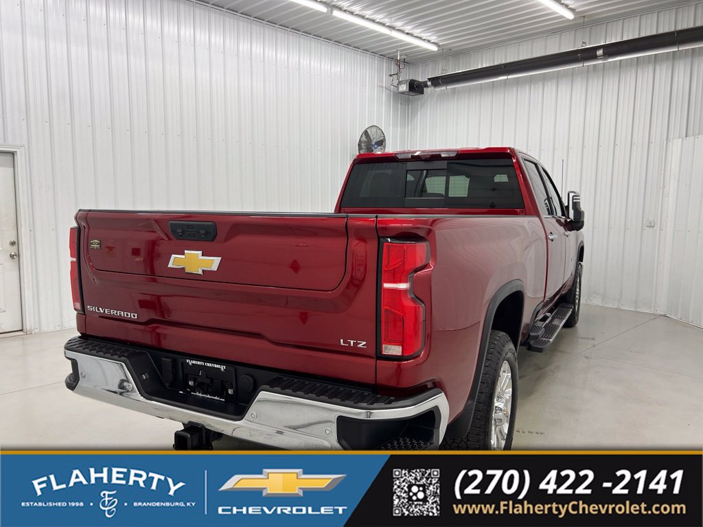 Used 2025 Chevrolet Silverado 3500 LTZ w/ LTZ Premium Package AWD/4WD image 3