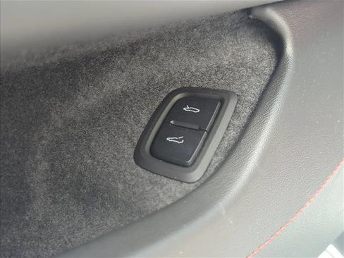 Used 2021 Chevrolet Corvette 1LT image 26