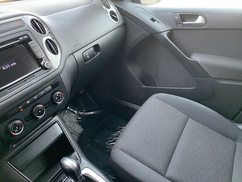 Used 2015 Volkswagen Tiguan S FWD image 17