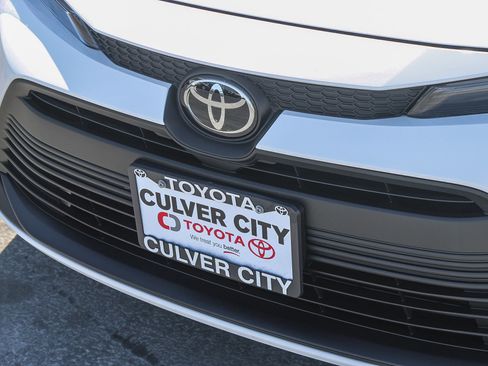 Used 2026 Toyota Corolla LE image 6