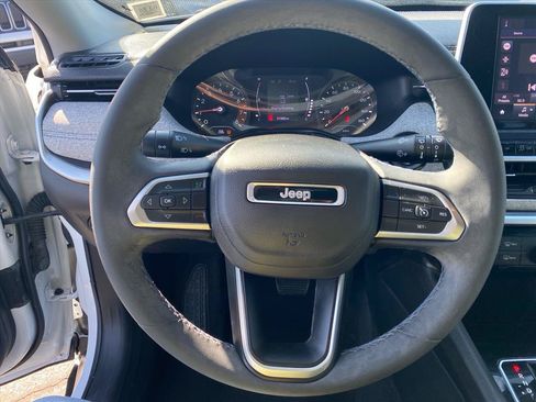 Used 2022 Jeep Compass Latitude AWD/4WD image 10