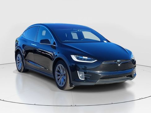 Used 2017 Tesla Model X 75D image 3