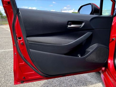 Used 2021 Toyota Corolla LE image 21