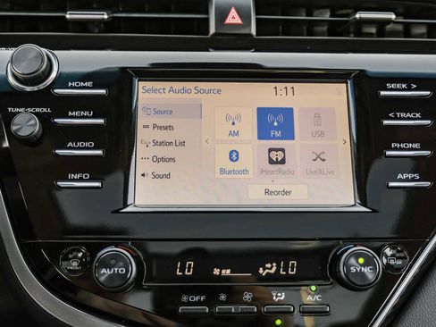 Used 2018 Toyota Camry XLE image 30