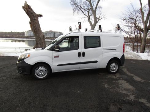 Used 2019 RAM ProMaster City Tradesman image 3