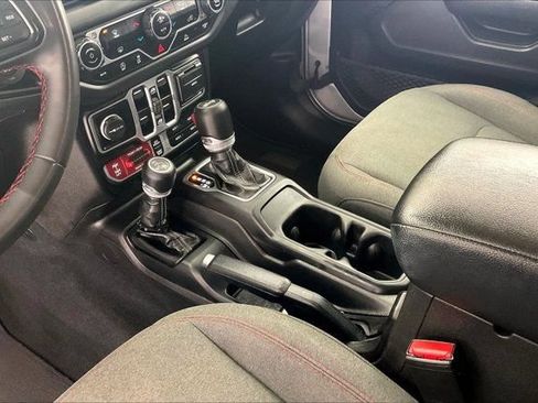 Used 2024 Jeep Wrangler Unlimited Rubicon AWD/4WD image 16