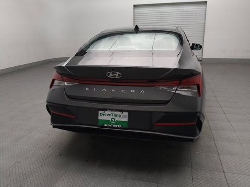 Used 2025 Hyundai Elantra SEL FWD image 7