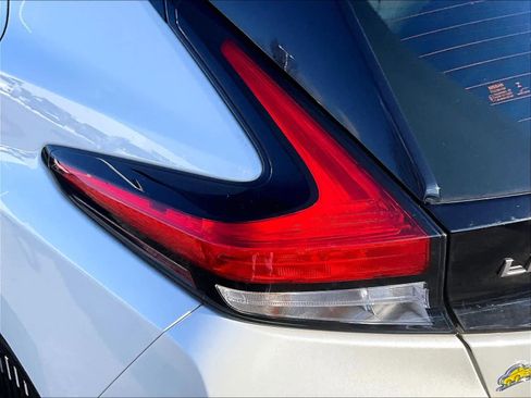 Certified 2024 Nissan Leaf SV Plus image 32